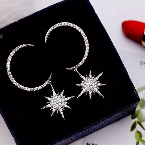 💎A043💎 *New Diamond Moon Star Drop Earrings - Picture 3 of 6